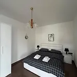 Denny\'S Apartment At Blloku
